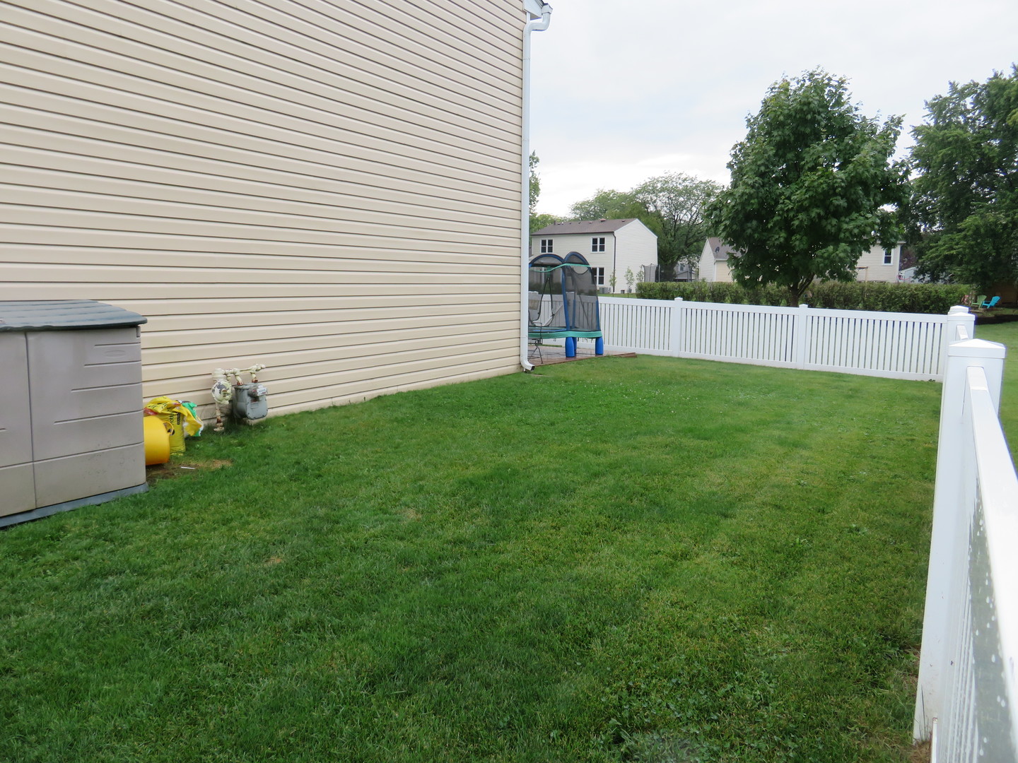 310 Rodenburg Road Roselle, IL 60172 - Photo 40 of 56 a view of a backyard