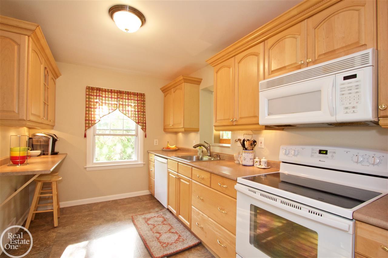 451 Touraine Road Grosse Pointe Farms, MI 48236 - Photo 19 of 40 Gallery Image 19