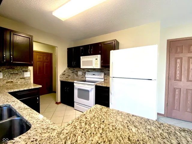 $305,000 | 440 Lockerbie Lane, Pittsboro, IN 46167