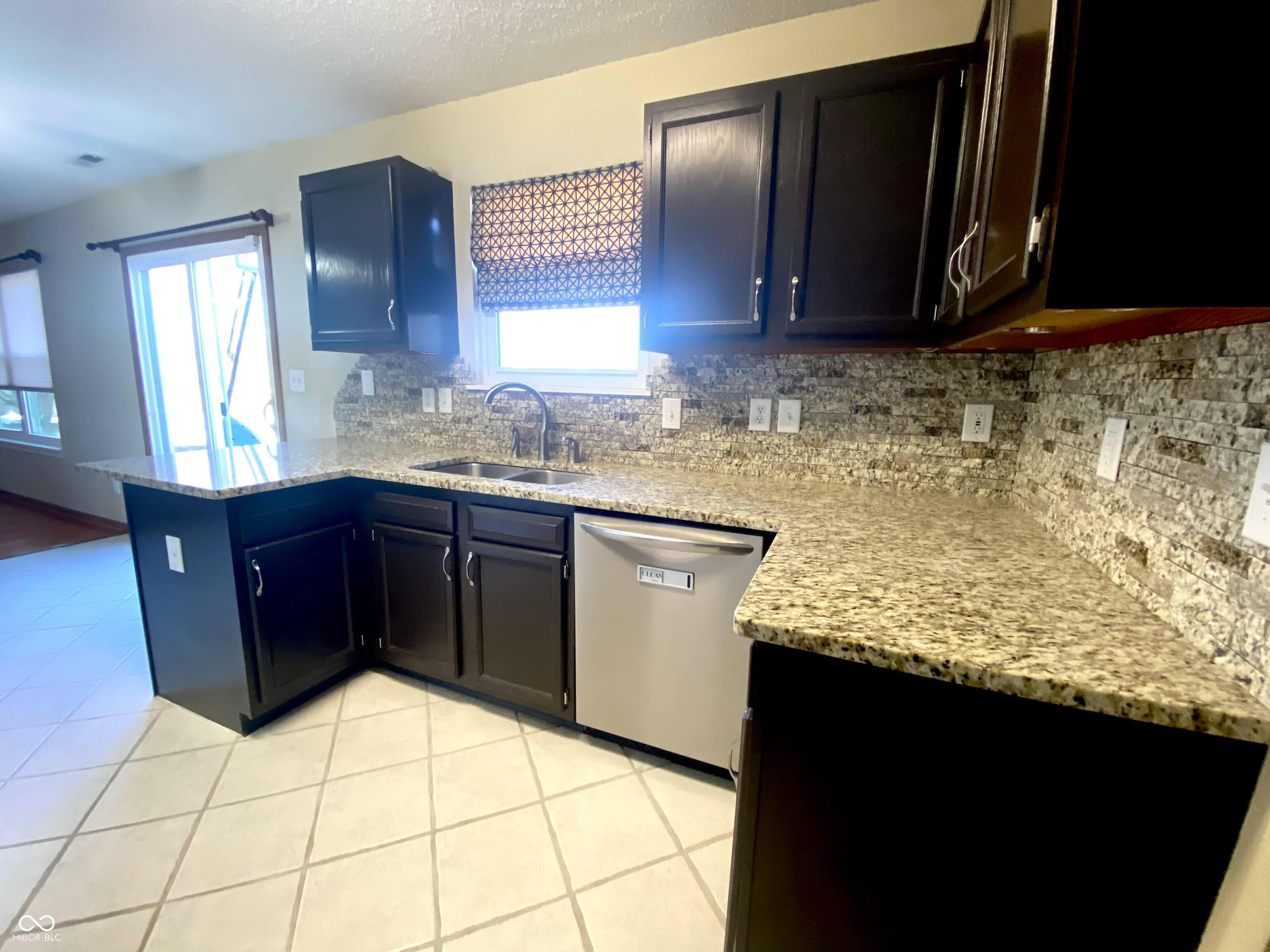 440 Lockerbie Lane Pittsboro, IN 46167 - Photo 18 of 48