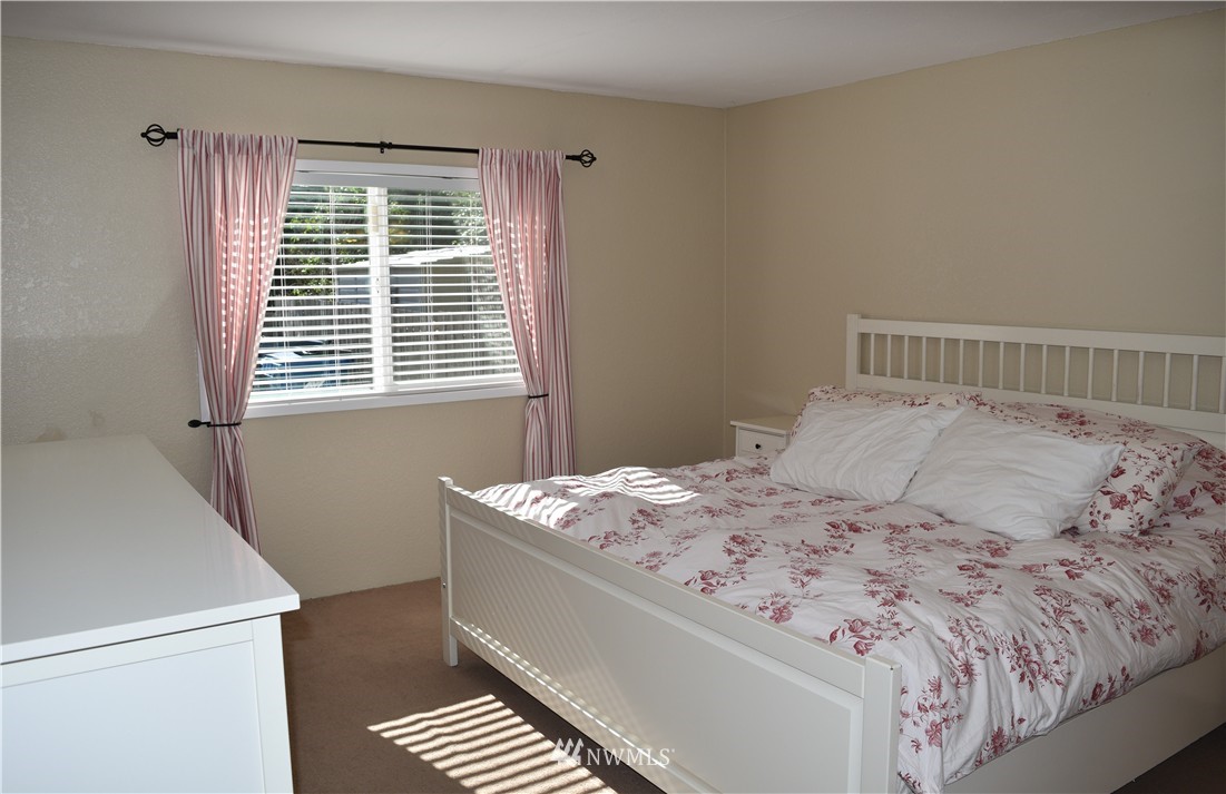 17552 Southeast 133rd Street Renton, WA 98059 - Photo 7 of 18