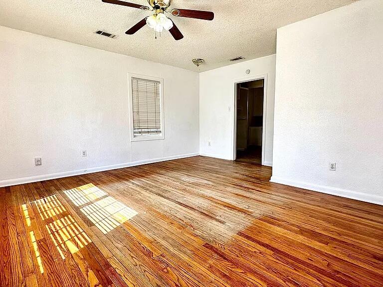 2810 35th Street Lubbock, TX 79413 - Photo 3 of 10 6