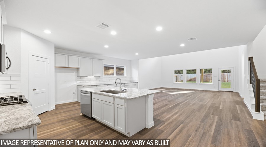 251 Springfield Terrace Drive Conroe, TX 77304 - Photo 4 of 27