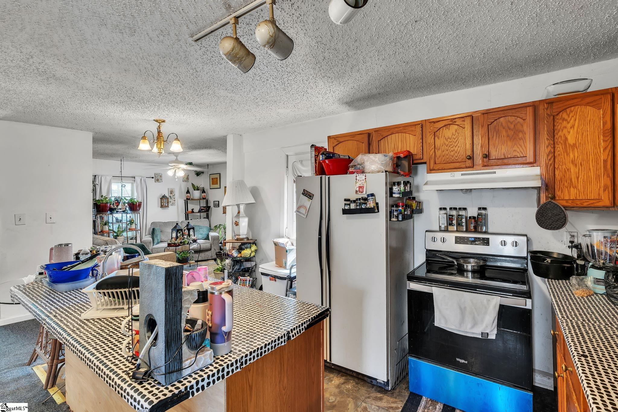 1001 West Bramlett Road Greenville, SC 29611 - Photo 7 of 24