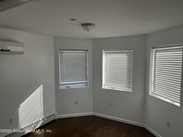 $950,000 | 837 Delafield Avenue, Unit A | West Brighton