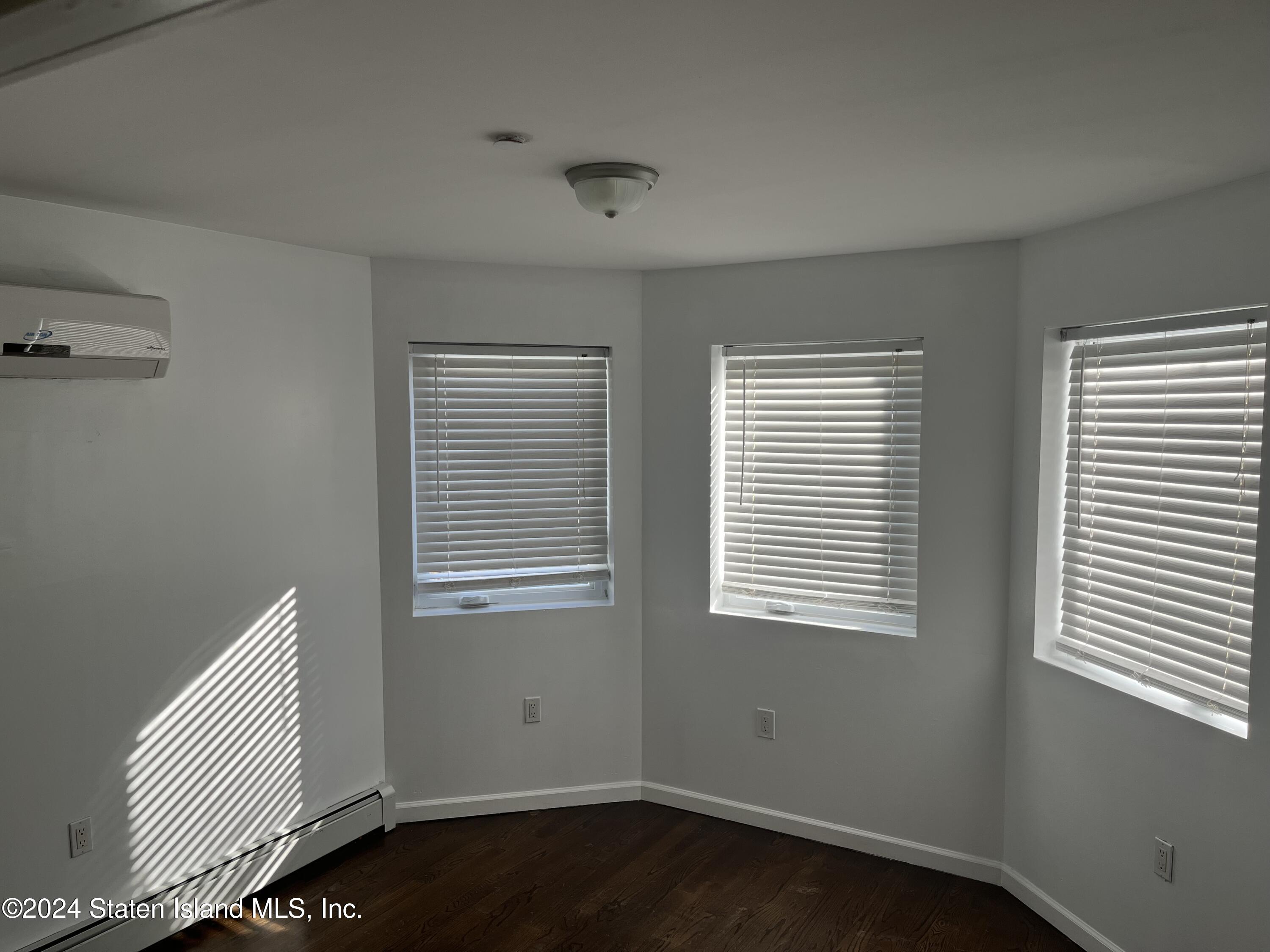 837 Delafield Avenue, Unit A Staten Island, NY 10310 - Photo 17 of 31 IMG_6662