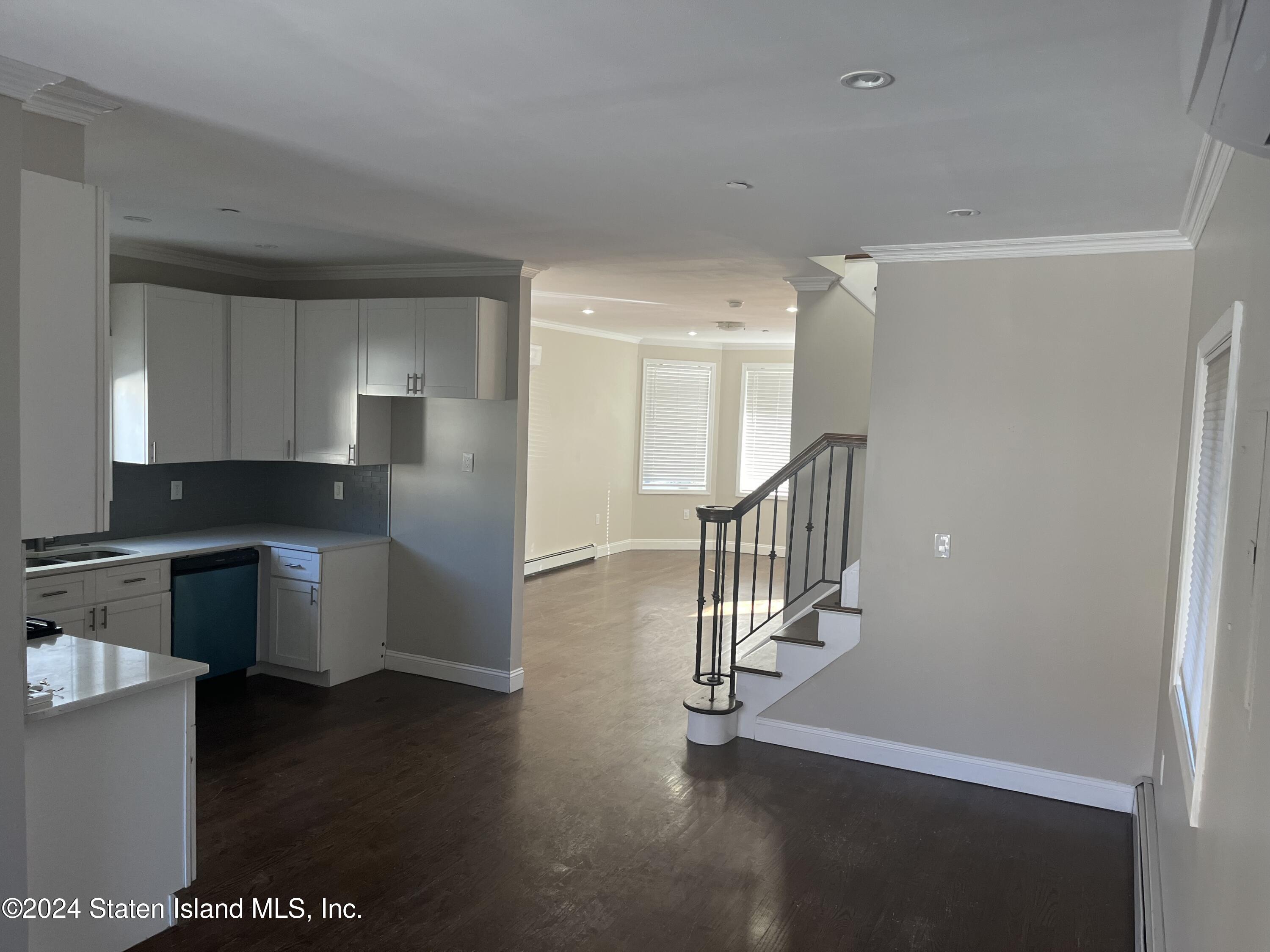 837 Delafield Avenue, Unit A Staten Island, NY 10310 - Photo 24 of 31 IMG_6655