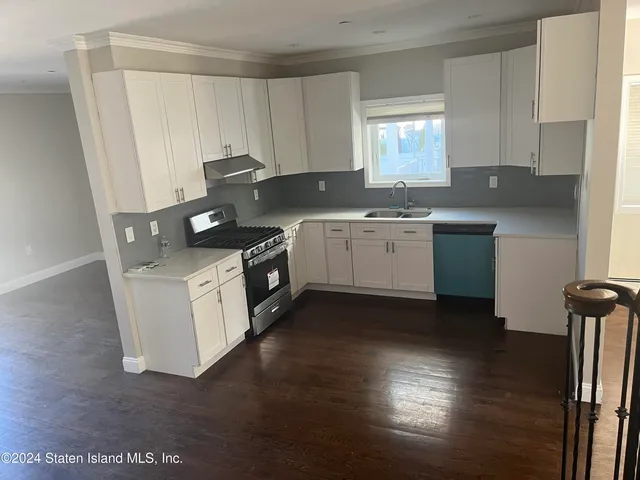 $950,000 | 837 Delafield Avenue, Unit A | West Brighton