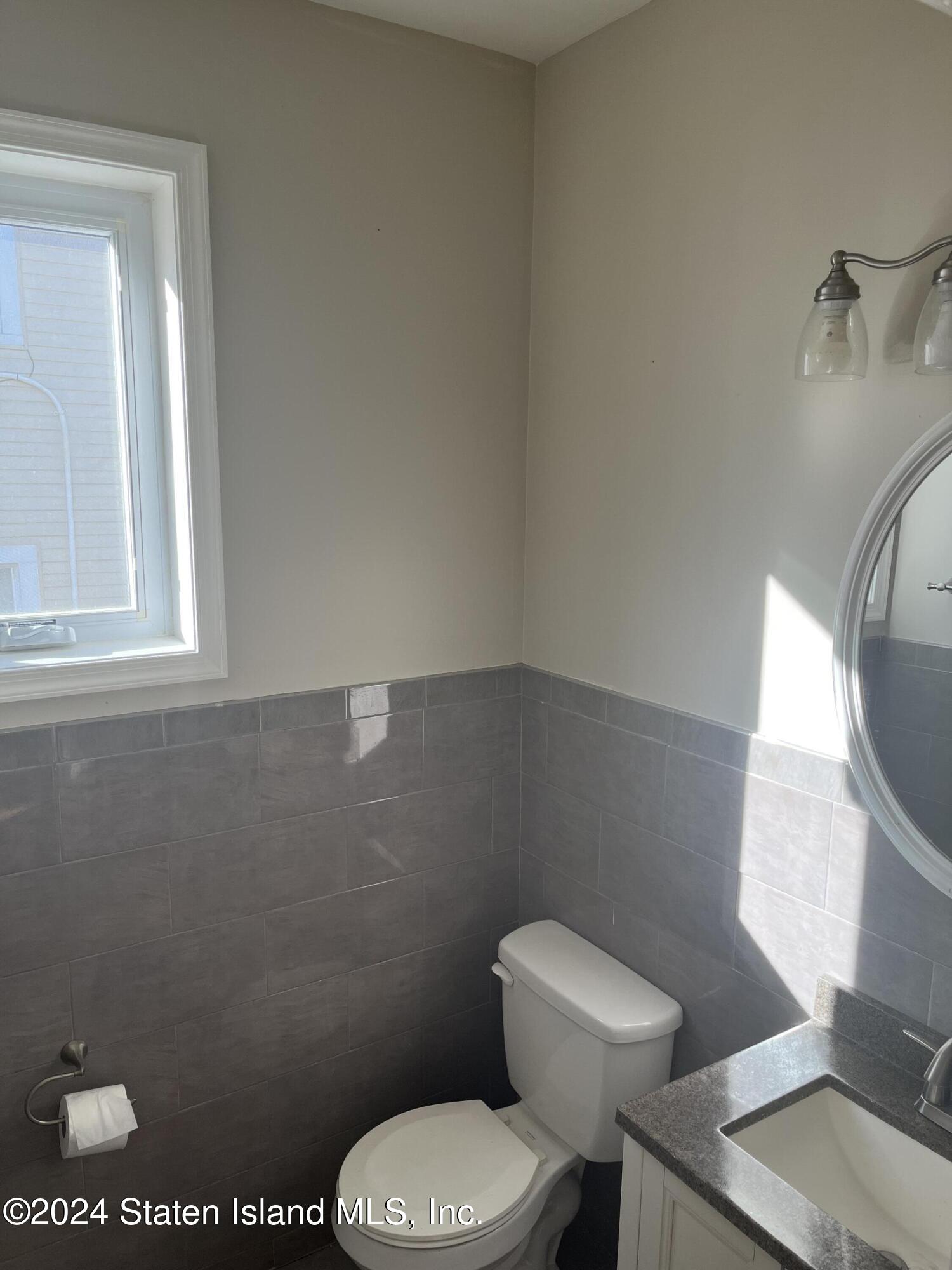 837 Delafield Avenue, Unit A Staten Island, NY 10310 - Photo 26 of 31 IMG_6653