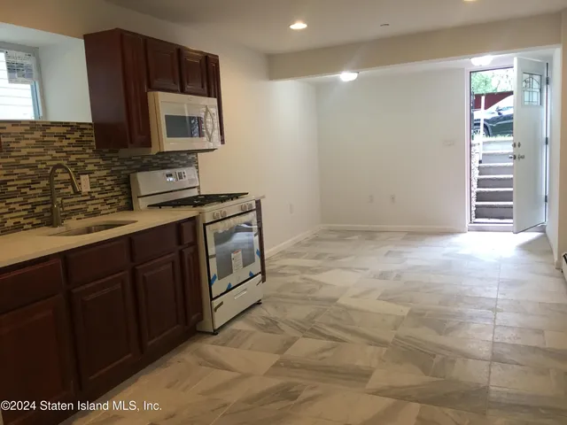 $950,000 | 837 Delafield Avenue, Unit A | West Brighton