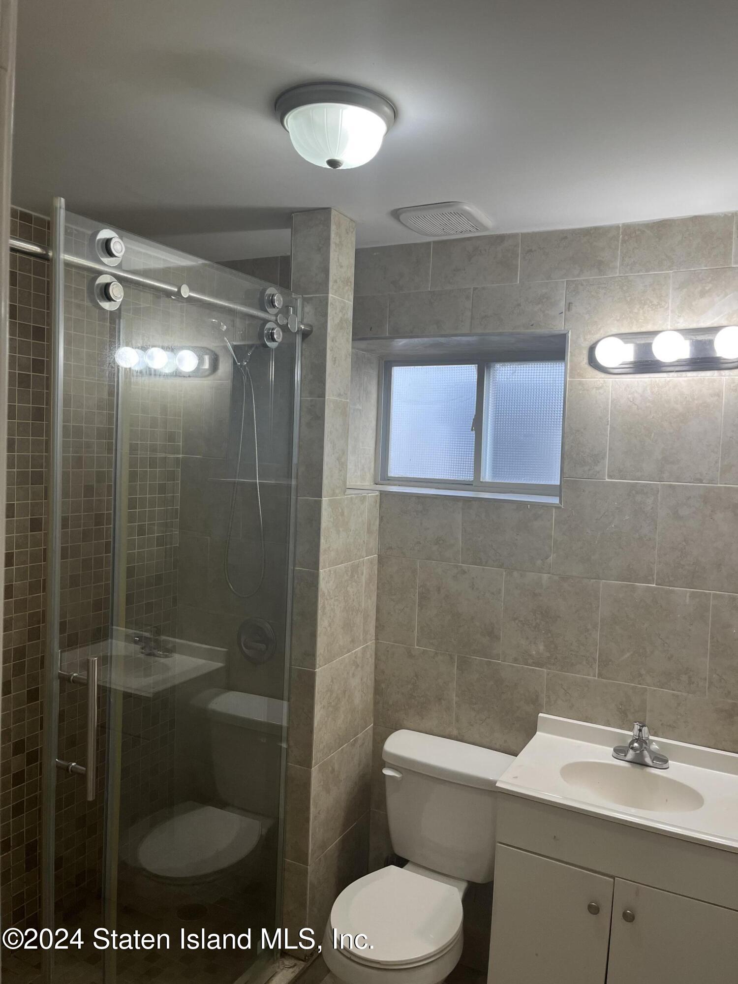 837 Delafield Avenue, Unit A Staten Island, NY 10310 - Photo 7 of 31 IMG_6670