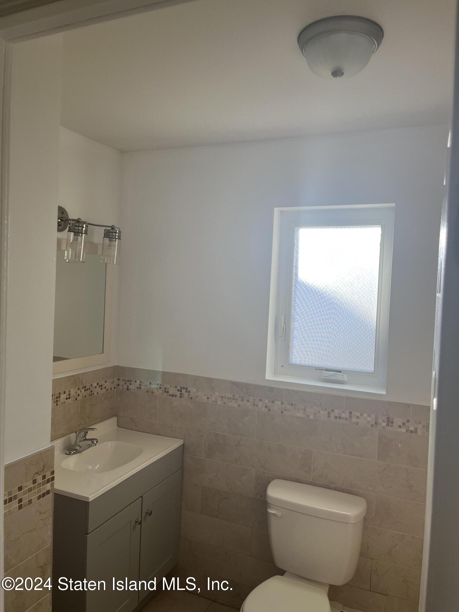 837 Delafield Avenue, Unit A Staten Island, NY 10310 - Photo 10 of 31 IMG_6660