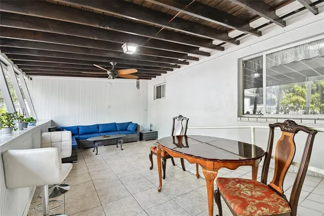 a view of a house with backyard