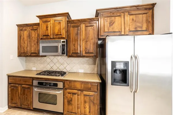 $2,195 | 2709 Lake Ridge Drive, Little Elm, TX 75068