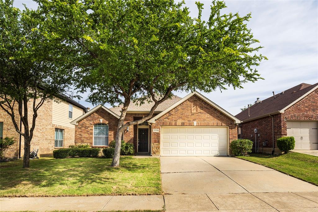 2709 Lake Ridge Drive Little Elm, TX 75068 - Photo 2 of 29