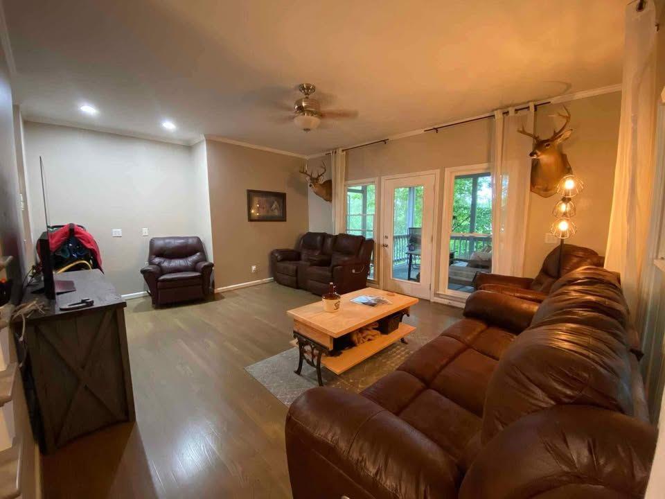 4005 South Apple Valley Road Commerce, GA 30529 - Photo 12 of 17 a living room with furniture and a window