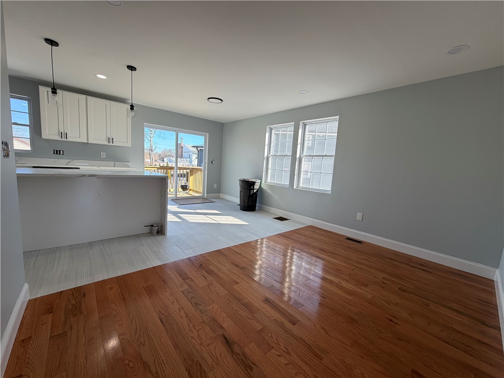 362 Kenyon Avenue Pawtucket, RI 02861 - Photo 5 of 21