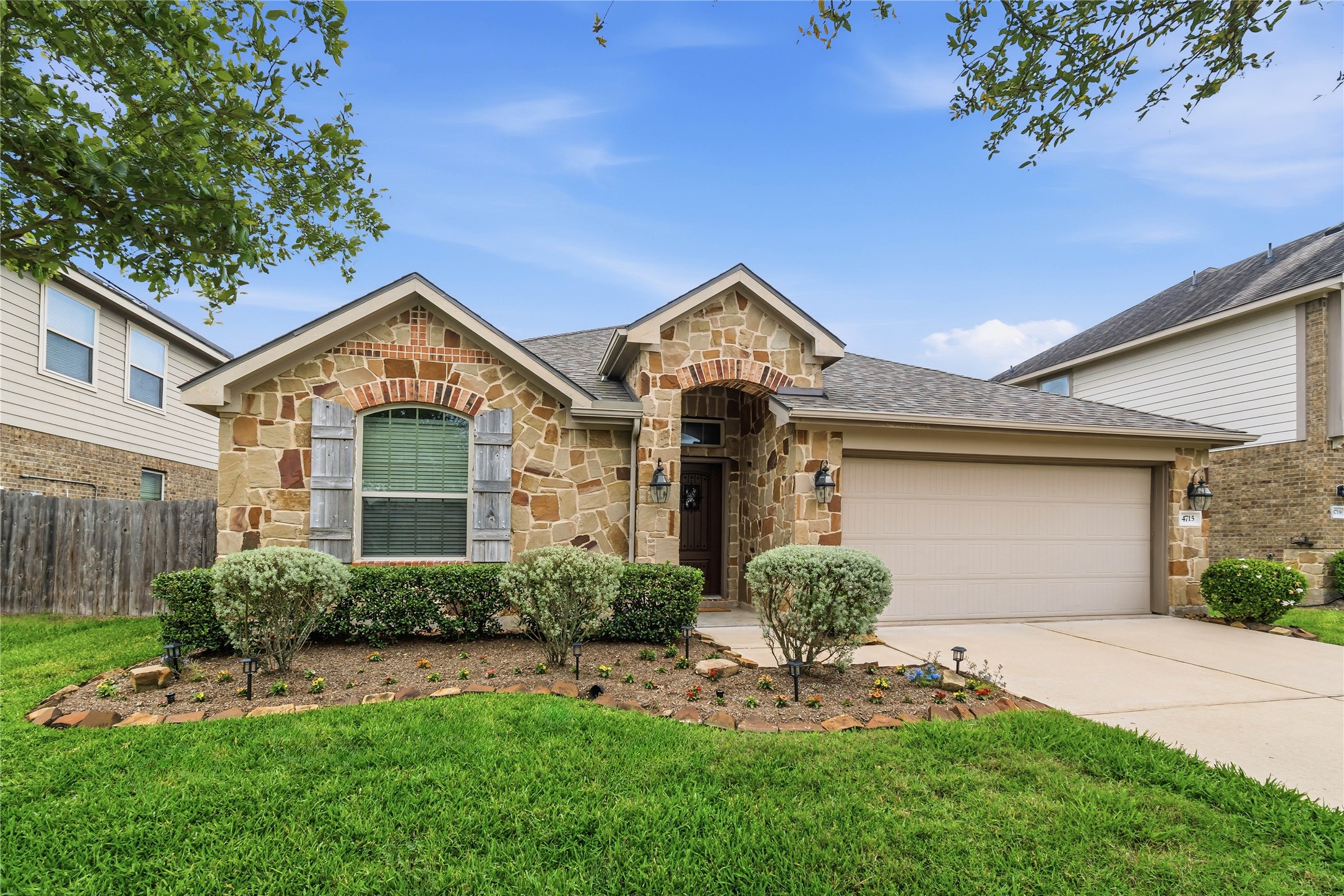 4715 Harbor Sham Street Rosharon, TX 77583 - Photo 2 of 35