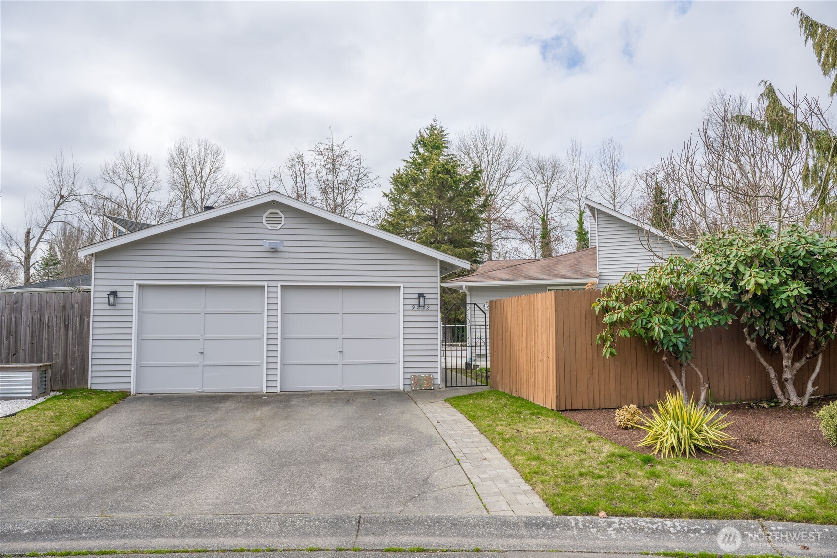 9232 1st Drive Southeast Everett, WA 98208 - Photo 2 of 25