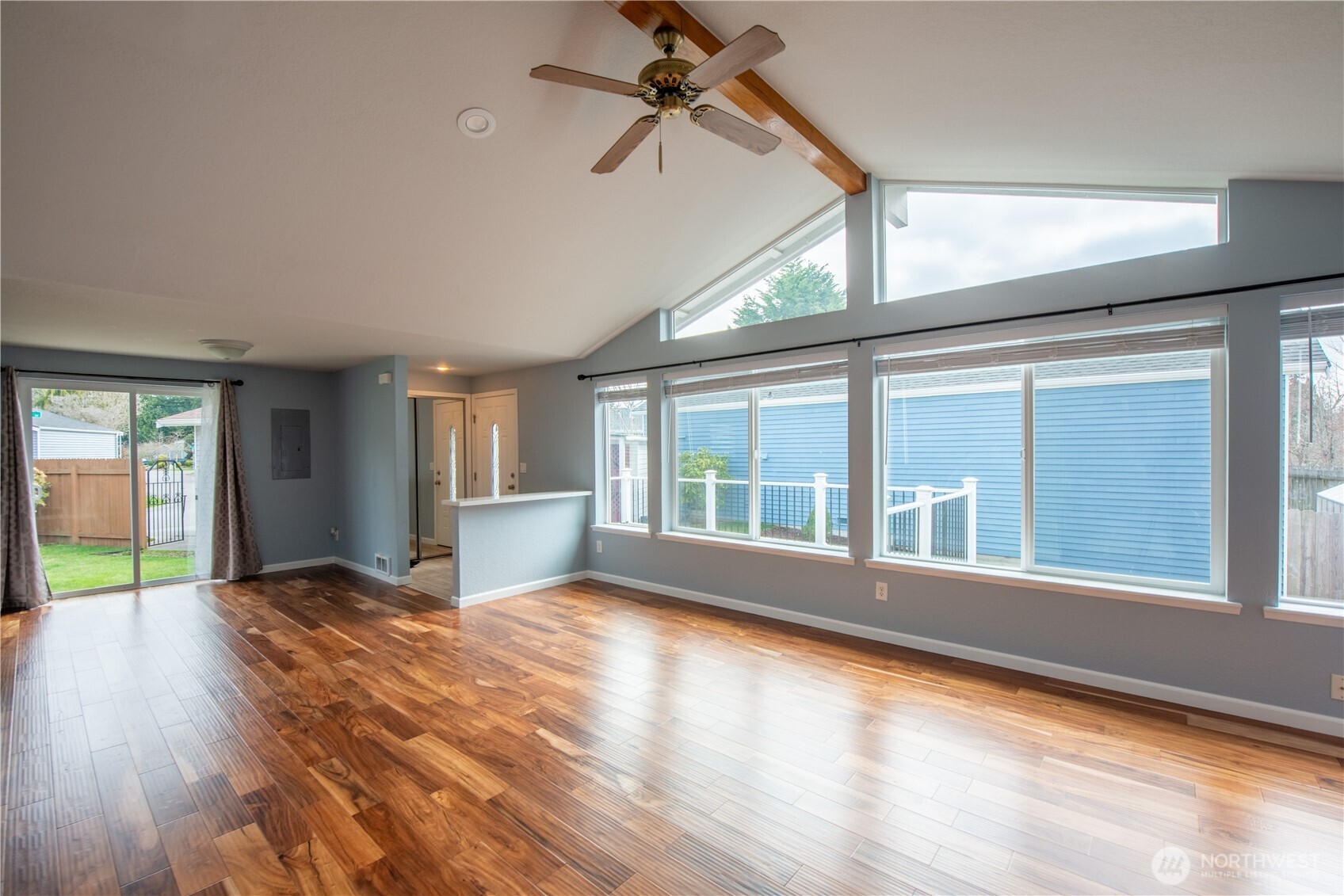 9232 1st Drive Southeast Everett, WA 98208 - Photo 3 of 25