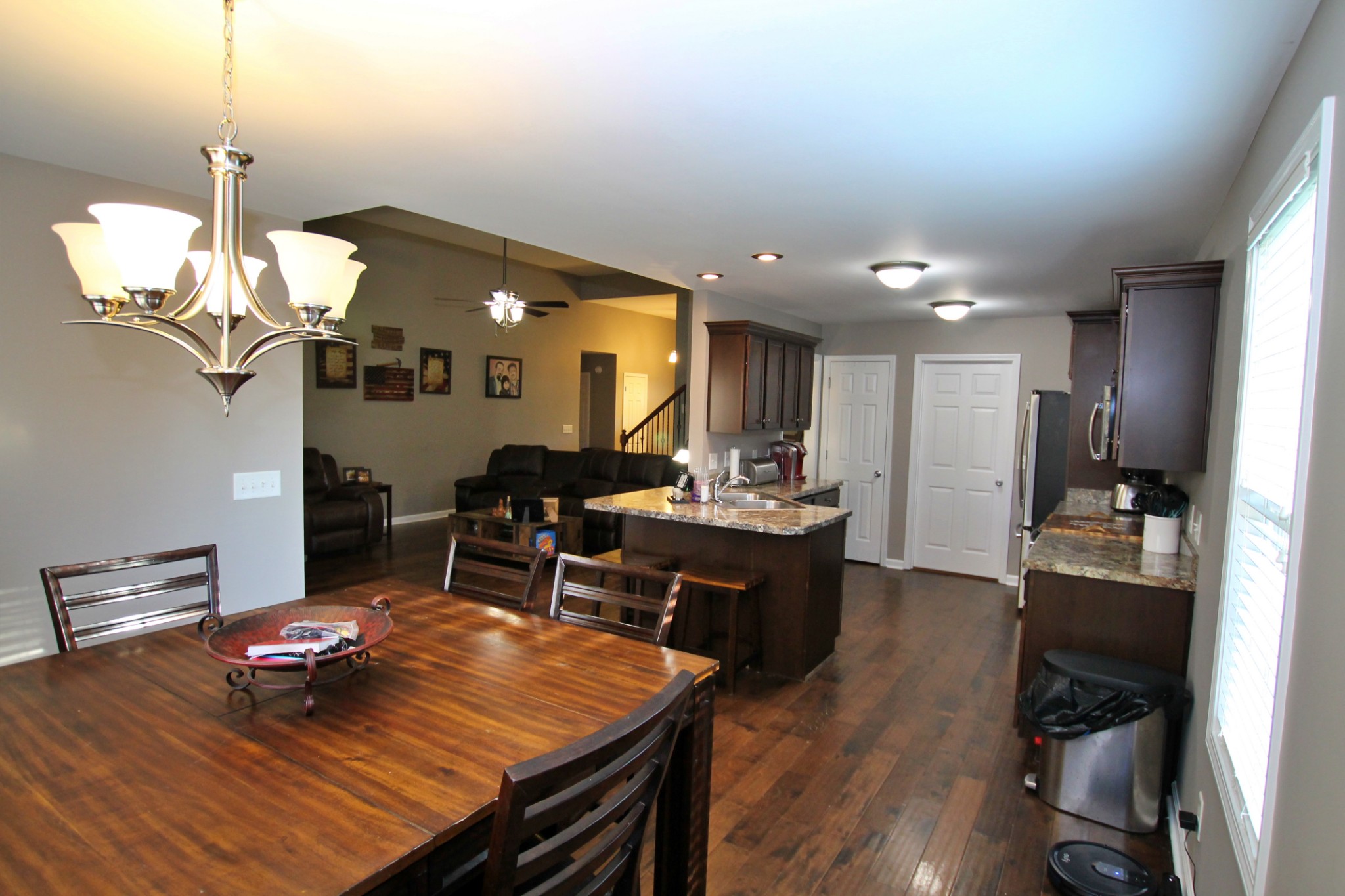 8005 New Chapel Road Springfield, TN 37172 - Photo 15 of 28 a living room with dining table