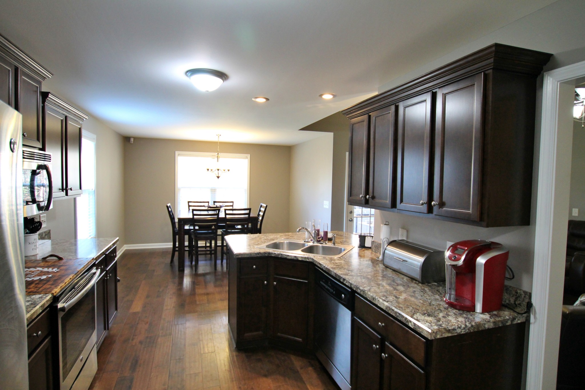 8005 New Chapel Road Springfield, TN 37172 - Photo 10 of 28 a kitchen with granite countertop lots of counter top space
