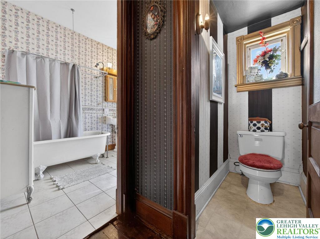 231 Main Street Slatington, PA 18080 - Photo 27 of 44