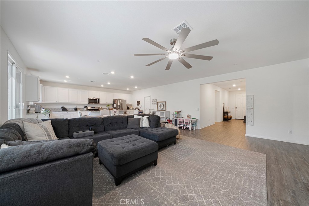 7874 Brass Kettle Circle Riverside, CA 92507 - Photo 3 of 25