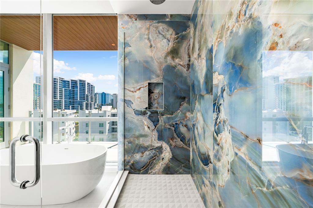 111 Golden Gate Point, Unit 602 Sarasota, FL 34236 - Photo 22 of 48