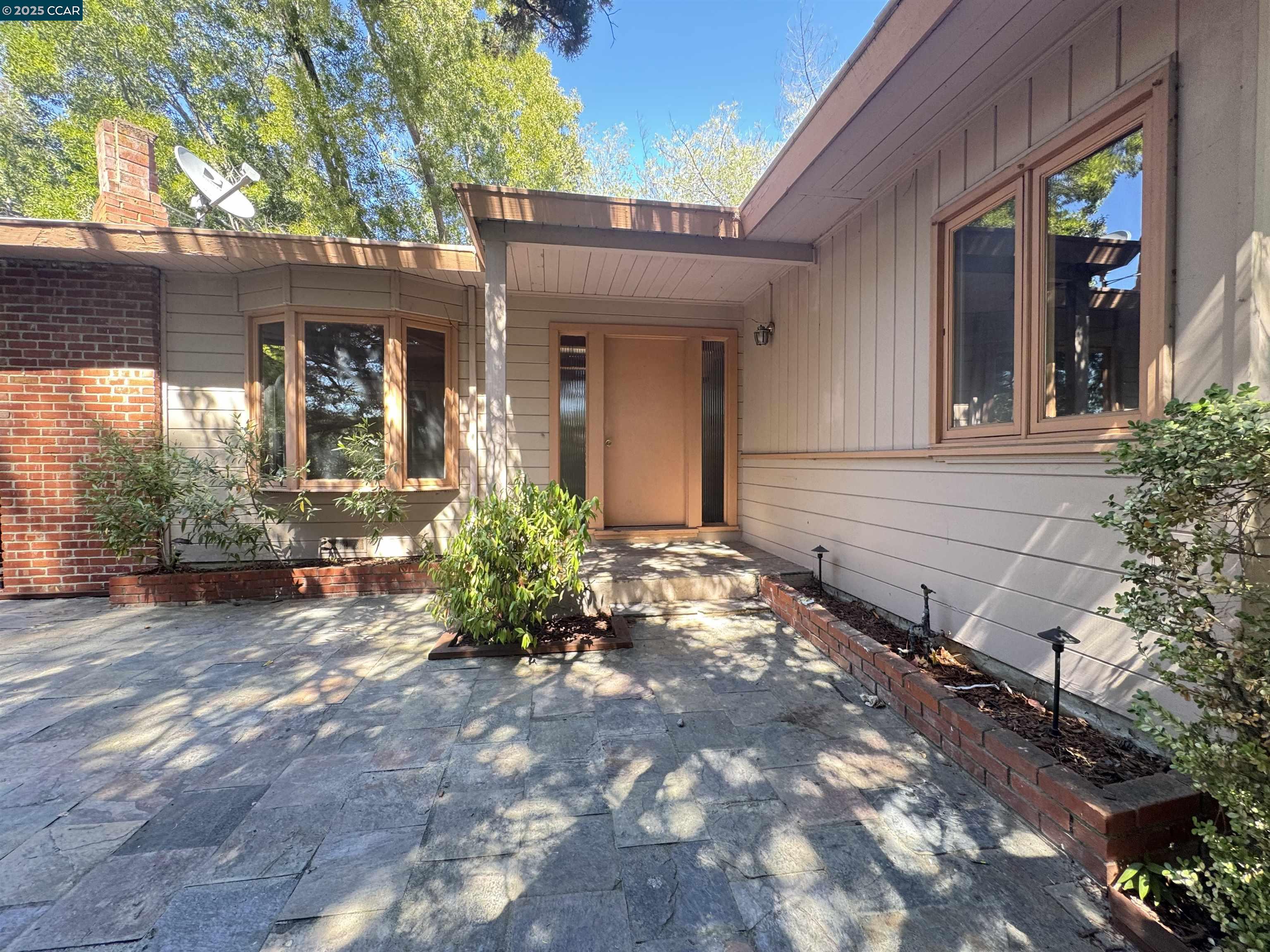 919 Janet Lane Lafayette, CA 94549 - Photo 2 of 29 front view of a house