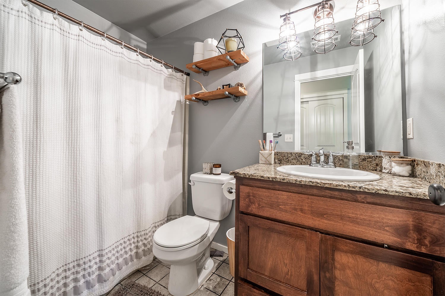 1012 Lithia Way Talent, OR 97540 - Photo 10 of 39 DSC00544-HDR