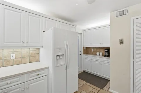 $999,000 | 3951 Gulf Shore Boulevard North, Unit 302, Naples, FL 34103