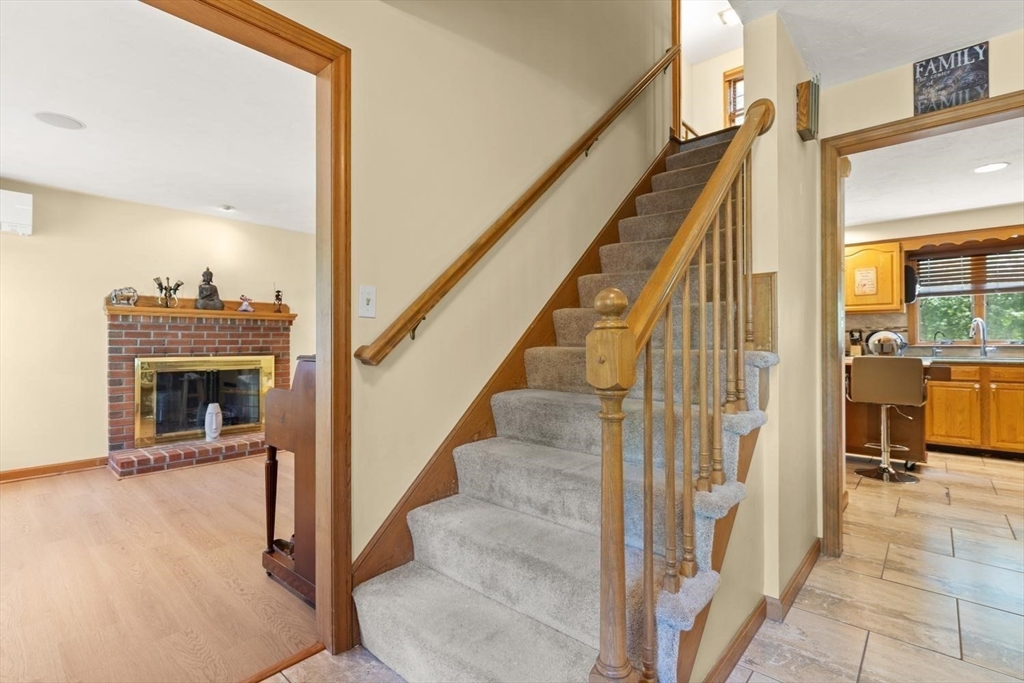 73 Sudbury Road Ashland, MA 01721 - Photo 11 of 33