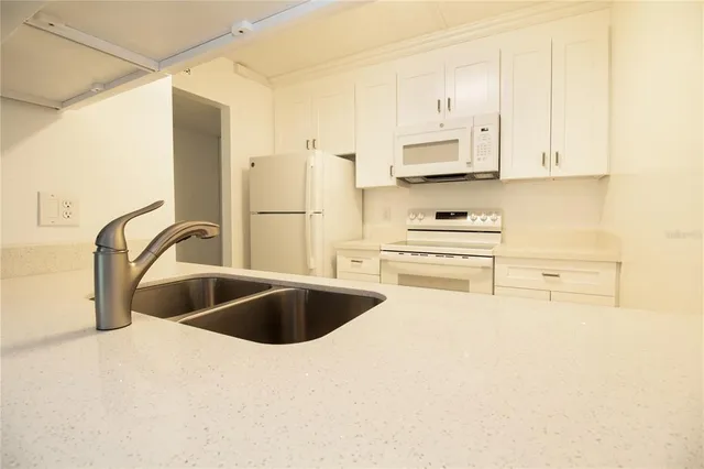 $155,000 | 14130 Rosemary Lane, Unit 4211, Largo, FL 33774