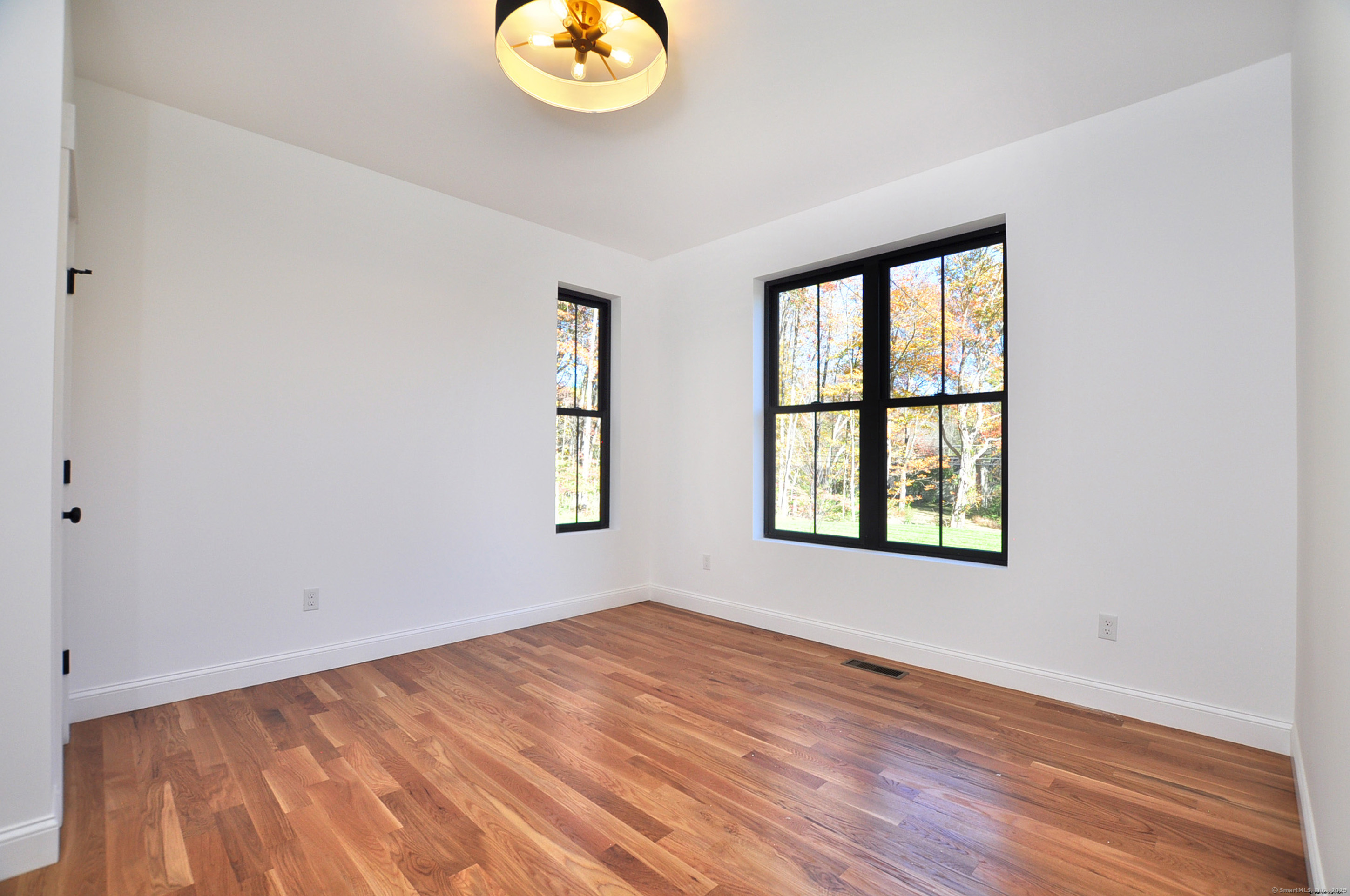 152 East Hill Road Canton, CT 06019 - Photo 29 of 36 an empty room with window