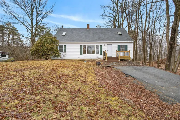 $329,900 | 27 Bradford Road, Wiscasset, ME 04578