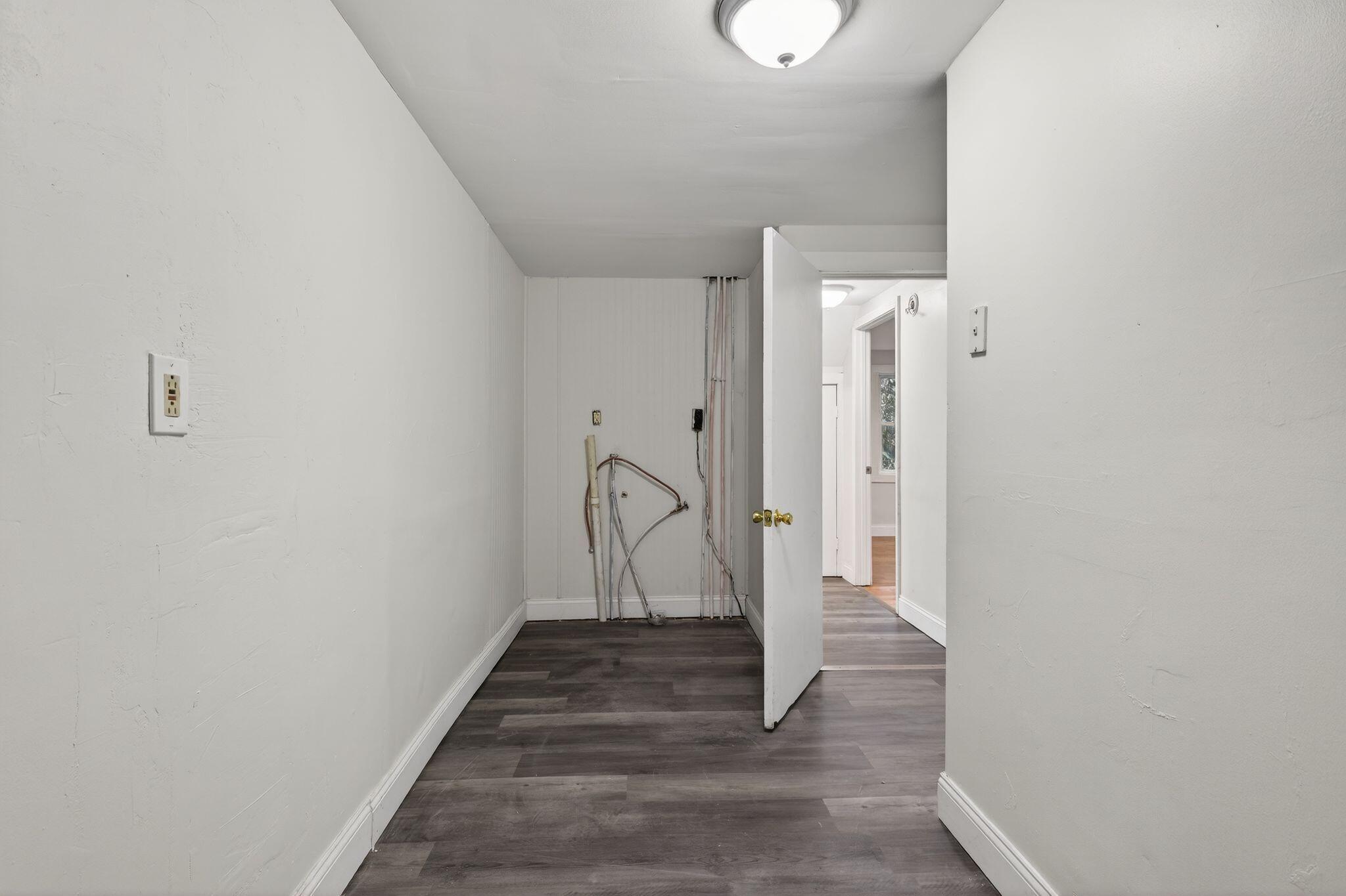 27 Bradford Road Wiscasset, ME 04578 - Photo 11 of 24 27_Bradford_Rd_049