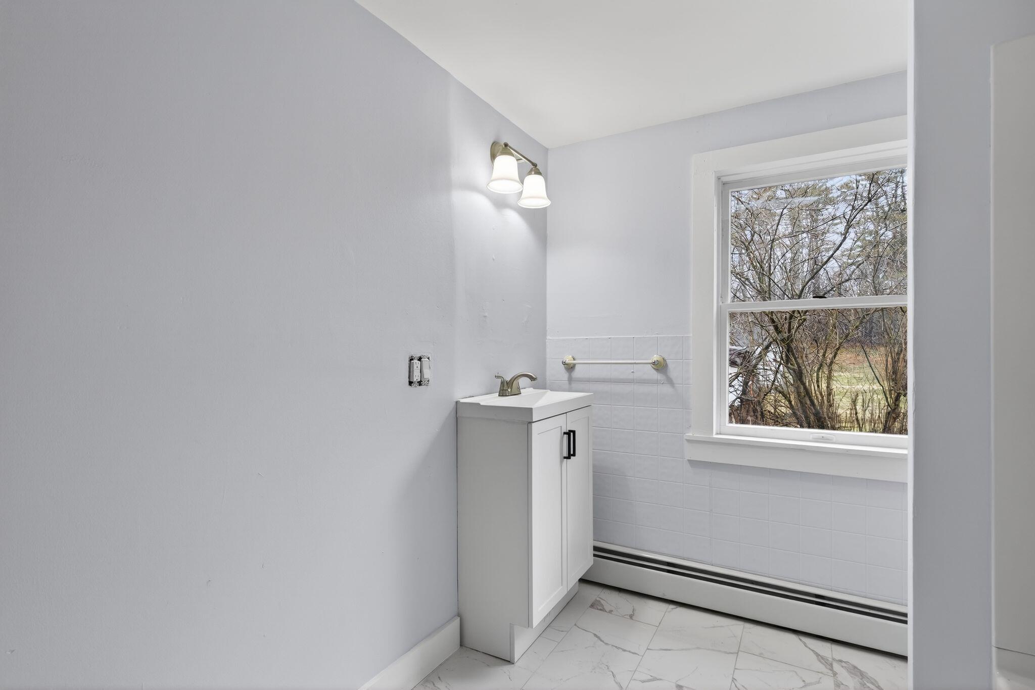 27 Bradford Road Wiscasset, ME 04578 - Photo 13 of 24 27_Bradford_Rd_055