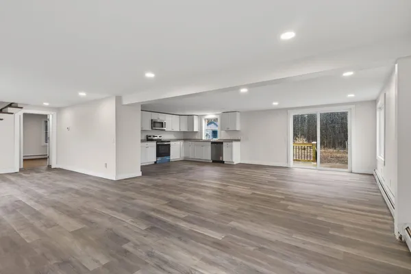 $329,900 | 27 Bradford Road, Wiscasset, ME 04578