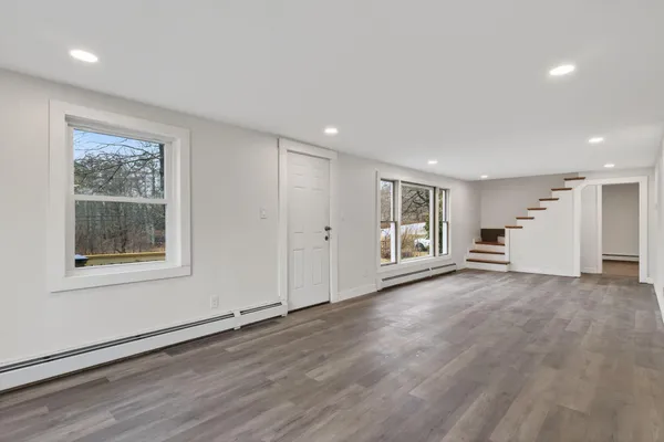 $329,900 | 27 Bradford Road, Wiscasset, ME 04578