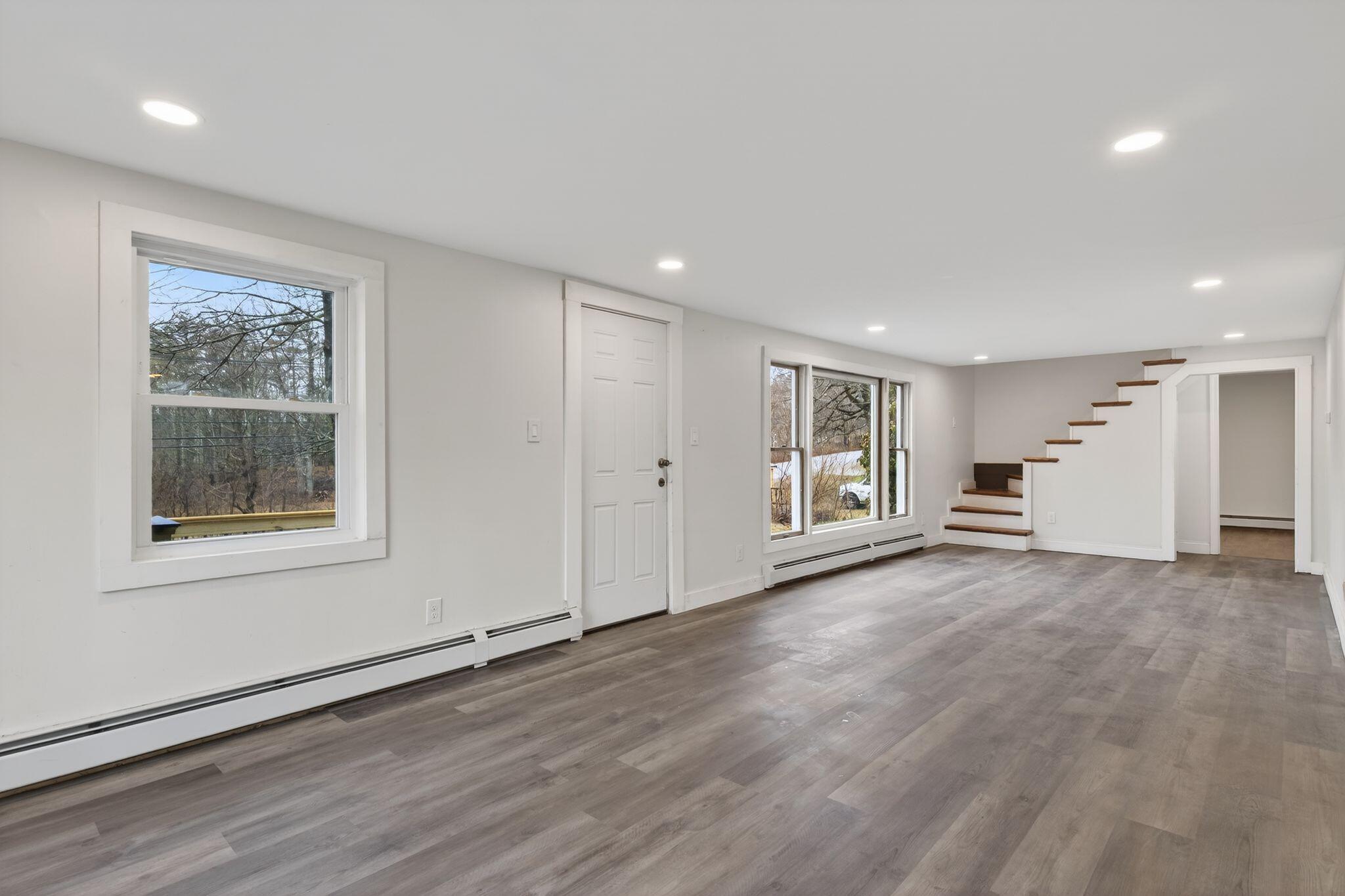 27 Bradford Road Wiscasset, ME 04578 - Photo 4 of 24 27_Bradford_Rd_018