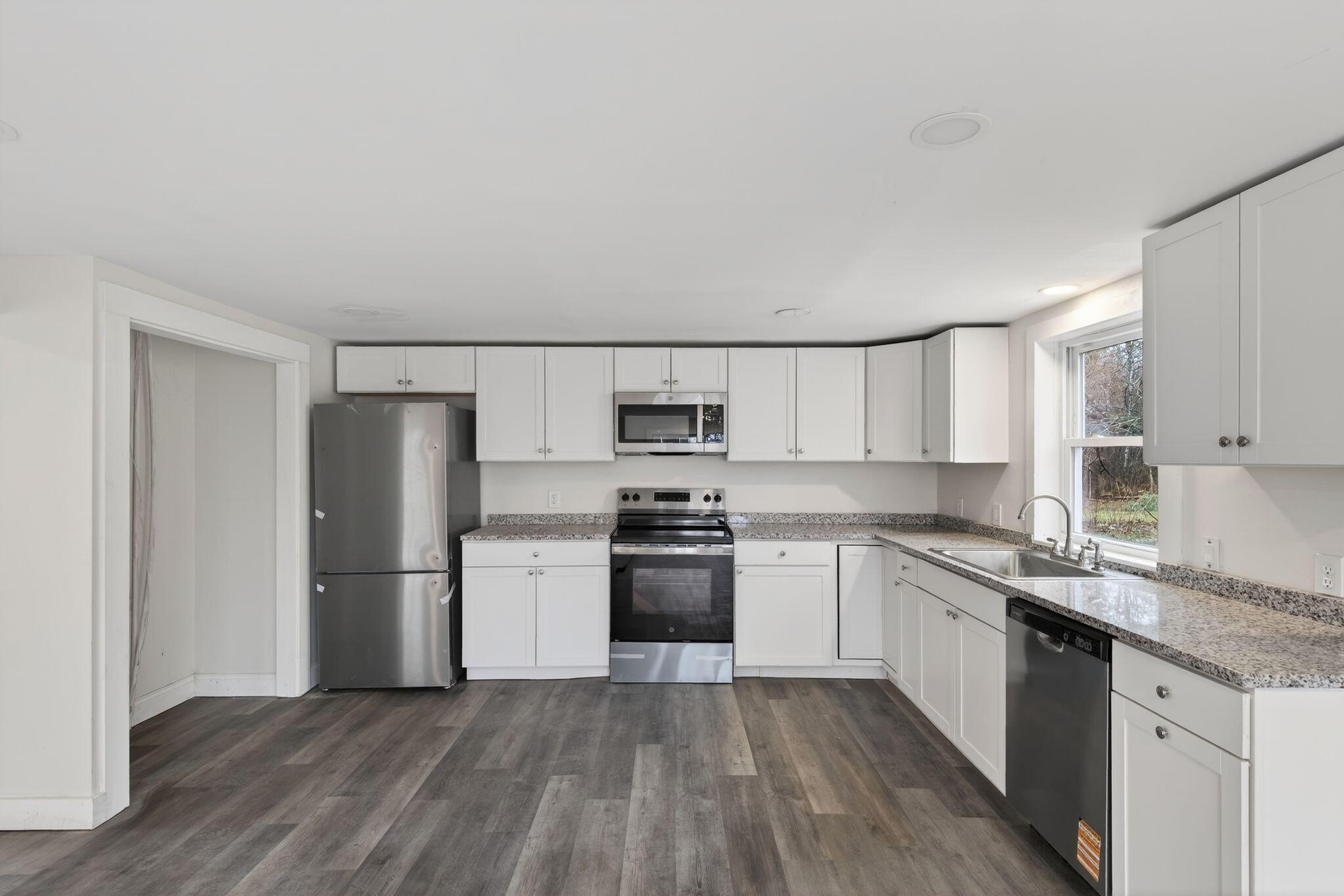 27 Bradford Road Wiscasset, ME 04578 - Photo 7 of 24 27_Bradford_Rd_028