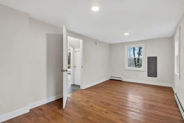 $329,900 | 27 Bradford Road, Wiscasset, ME 04578