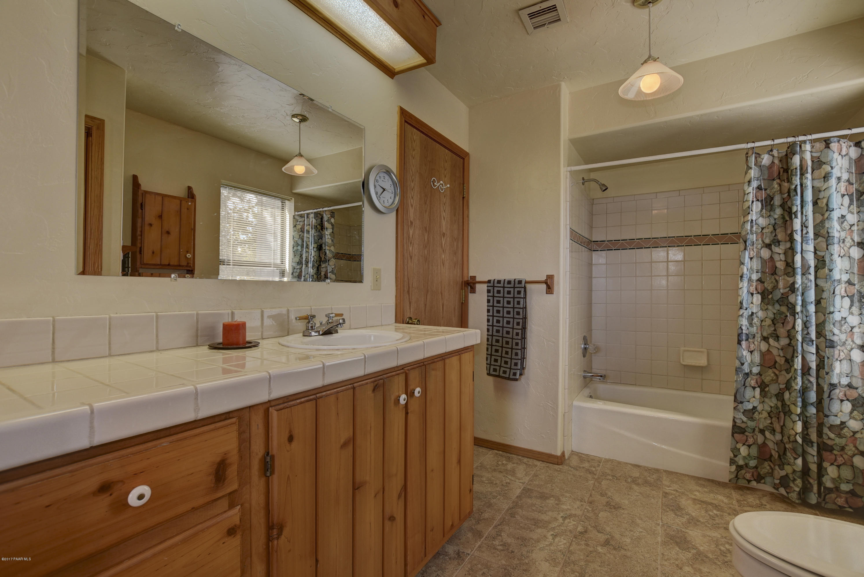 1501 Copper Basin Road Prescott, AZ 86303 - Photo 23 of 33 Family Bathroom