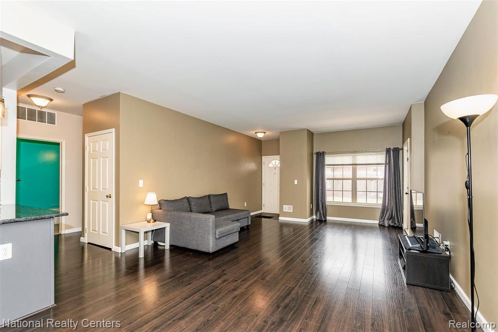 11740 Farmington Road Livonia, MI 48150 - Photo 9 of 31