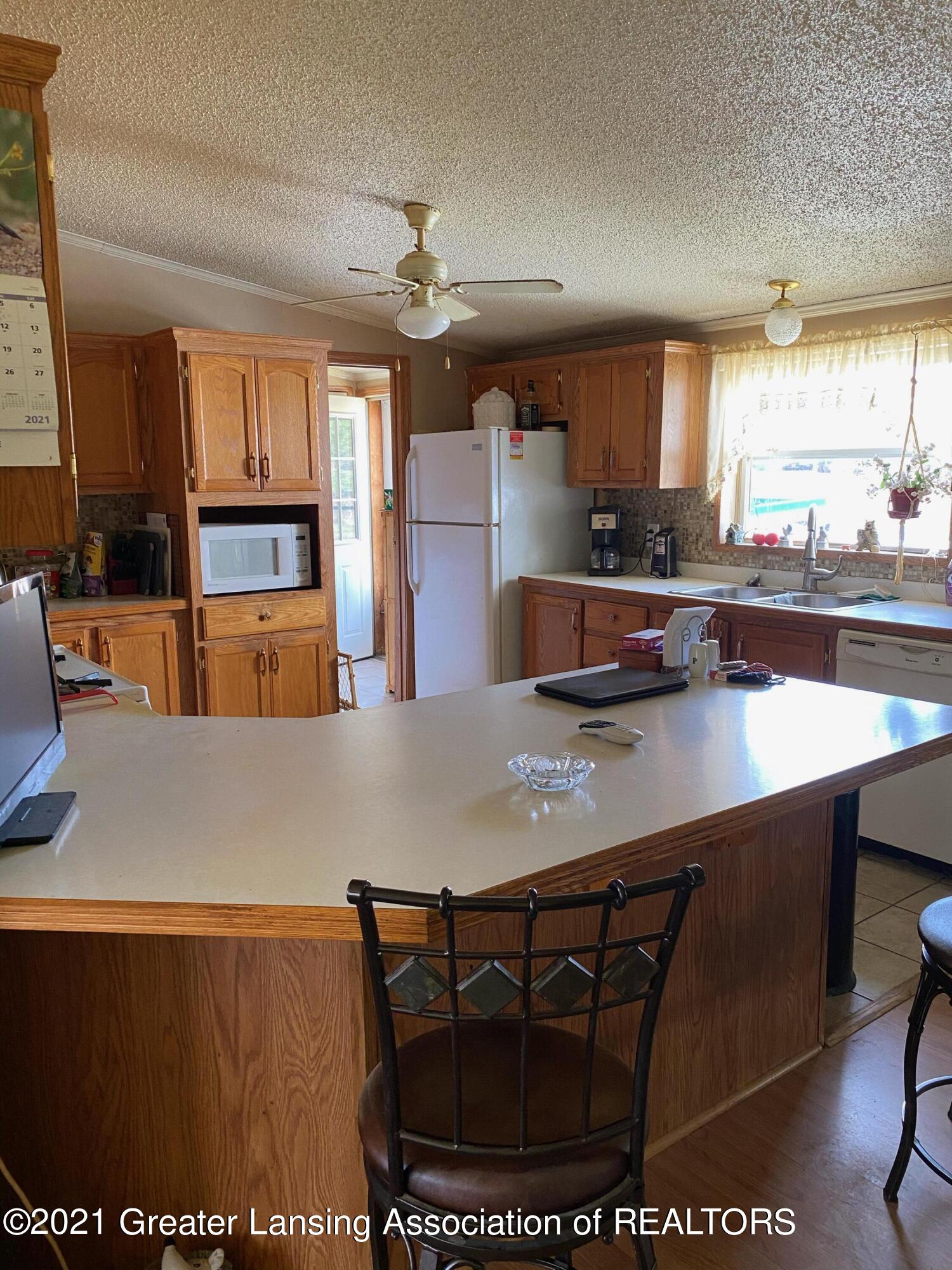 12422 South Cork Road Morrice, MI 48857 - Photo 5 of 27 Kitchen