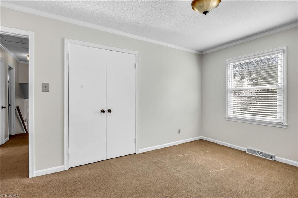 3701 Rolling Road High Point, NC 27265 - Photo 20 of 37