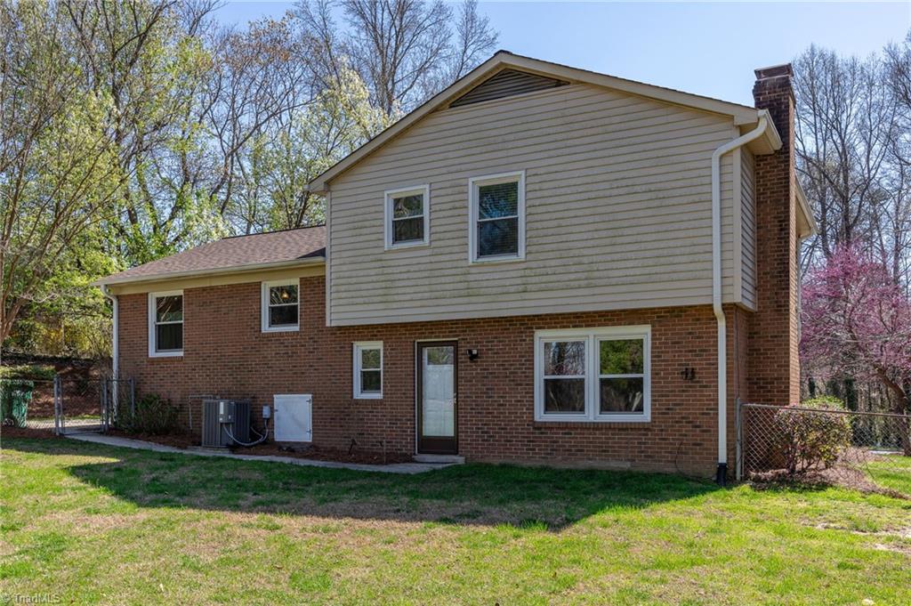 3701 Rolling Road High Point, NC 27265 - Photo 30 of 37