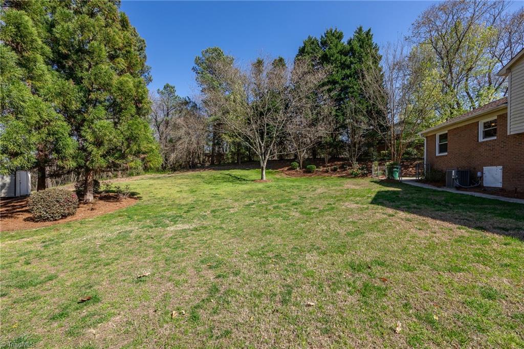 3701 Rolling Road High Point, NC 27265 - Photo 32 of 37