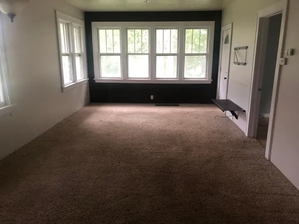 $70,300 | 806 Grant Avenue, Eveleth, MN 55734